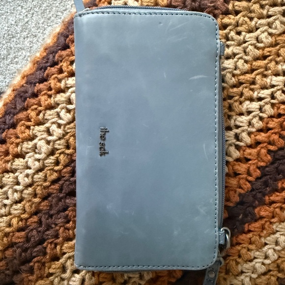 The Sak Blue Leather Wallet - Picture 1 of 3